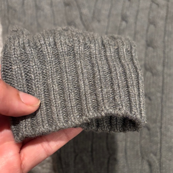 Ralph Lauren gray V-Neck Sweater with Pink Emblem size M - Picture 6 of 8